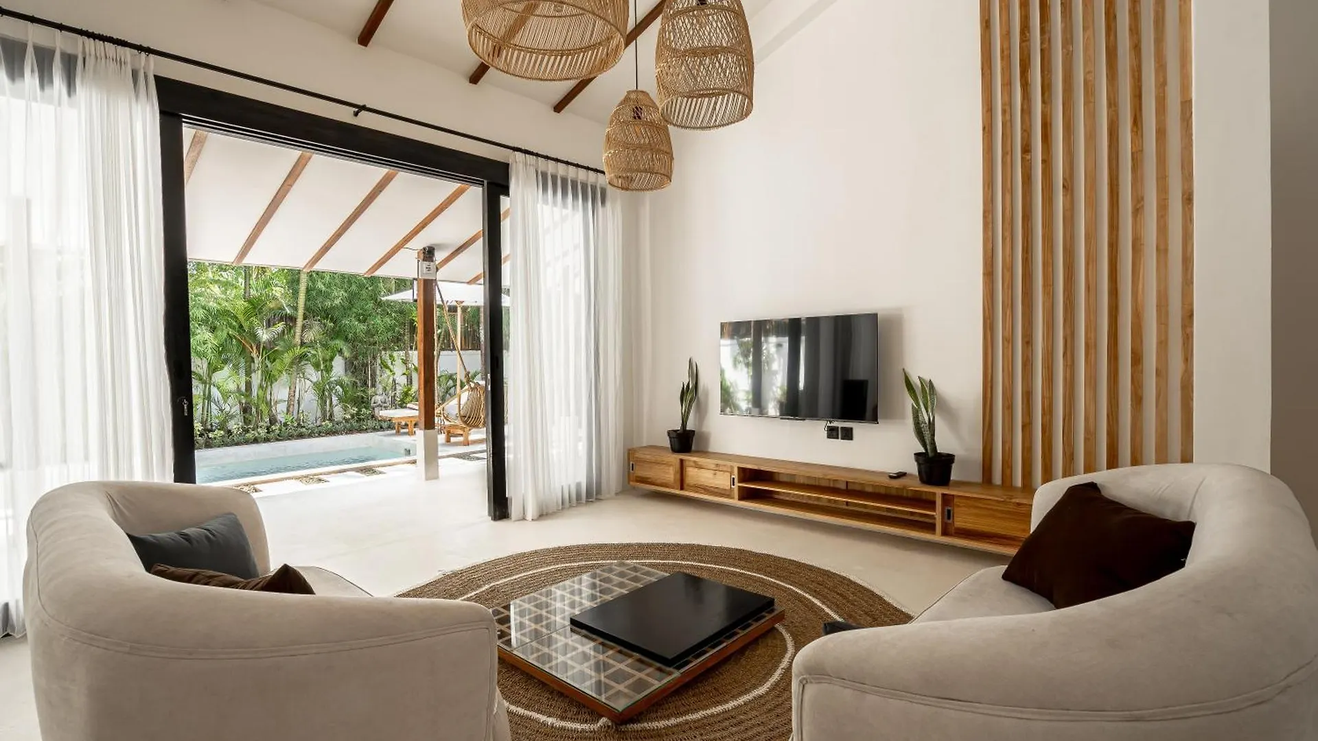 Udara By Evdekimi - Spacious 4Br Pool Villa With Lush Garden At Artistic Center Of Ubud Endonezya