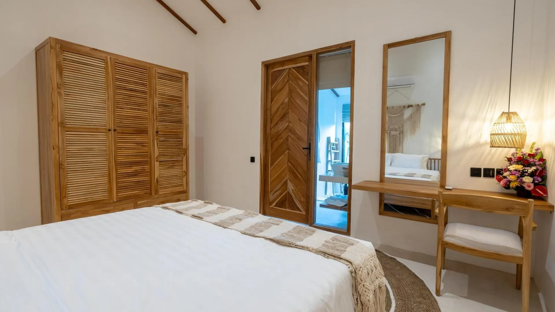 Udara By Evdekimi - Spacious 4Br Pool Villa With Lush Garden At Artistic Center Of Ubud