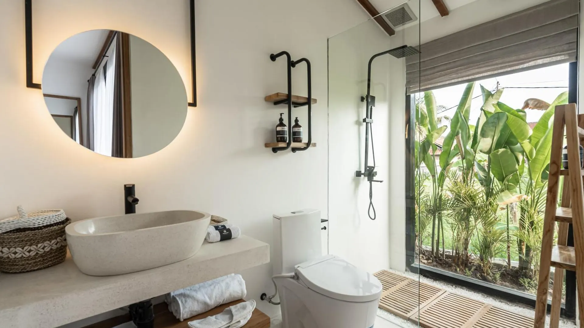 Udara By Evdekimi - Spacious 4Br Pool Villa With Lush Garden At Artistic Center Of Ubud Endonezya