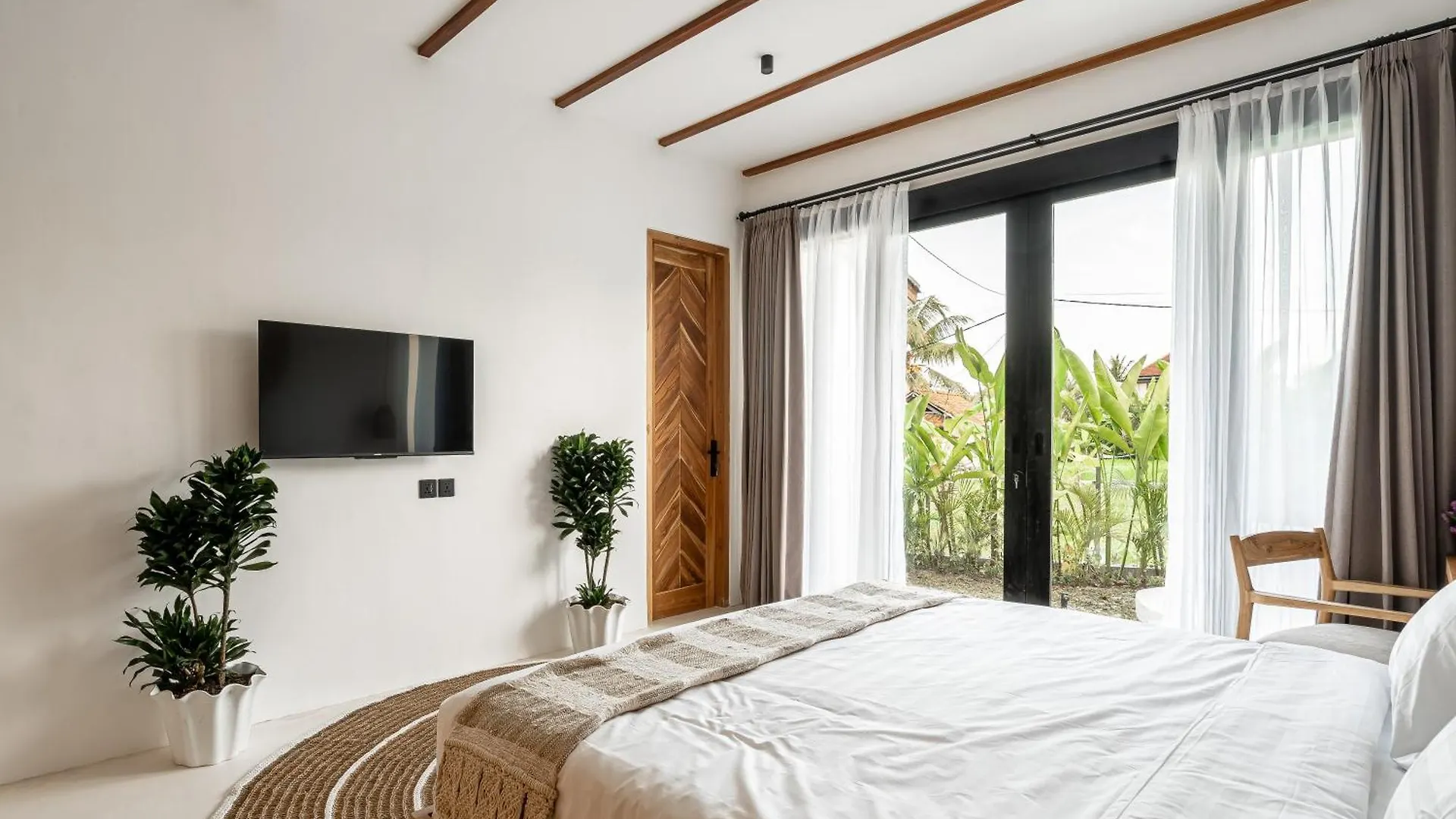 Udara By Evdekimi - Spacious 4Br Pool Villa With Lush Garden At Artistic Center Of Ubud