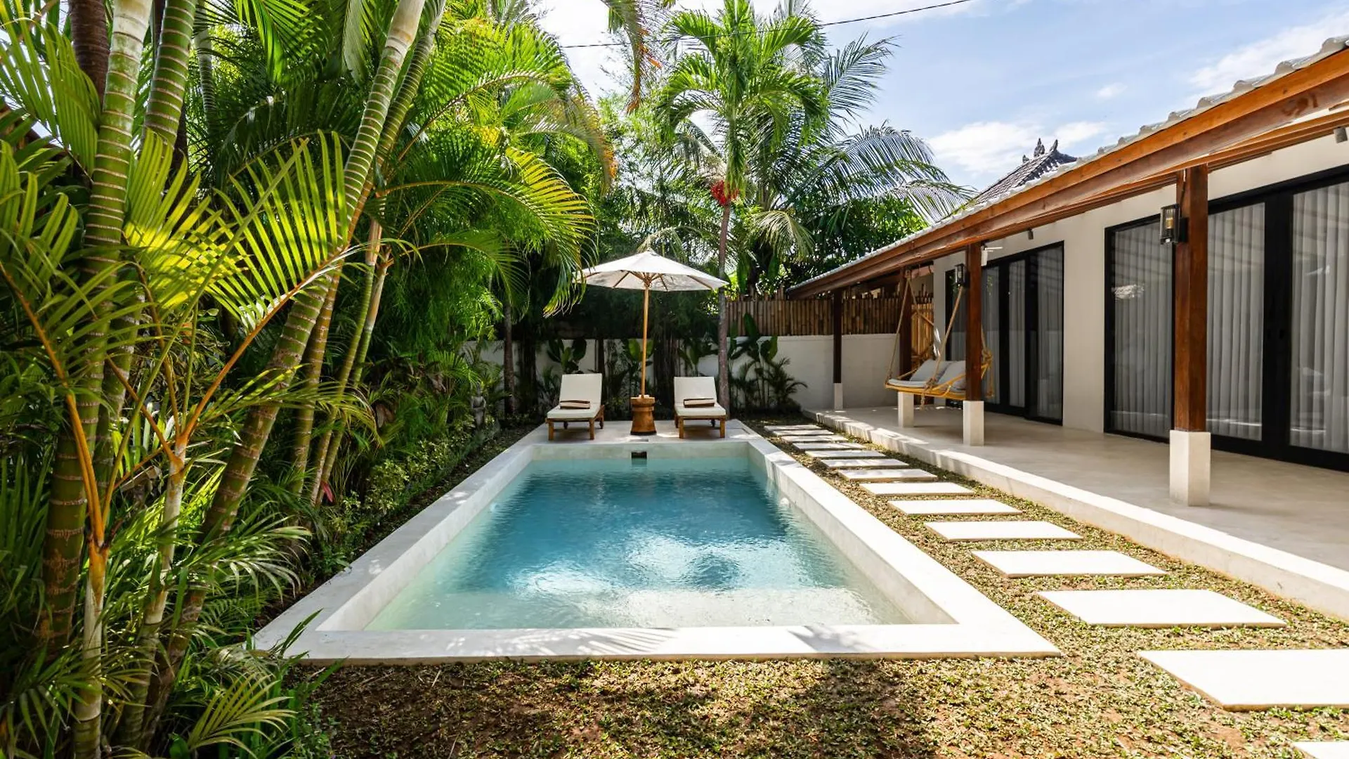 Udara By Evdekimi - Spacious 4Br Pool Villa With Lush Garden At Artistic Center Of Ubud 0*,  Endonezya