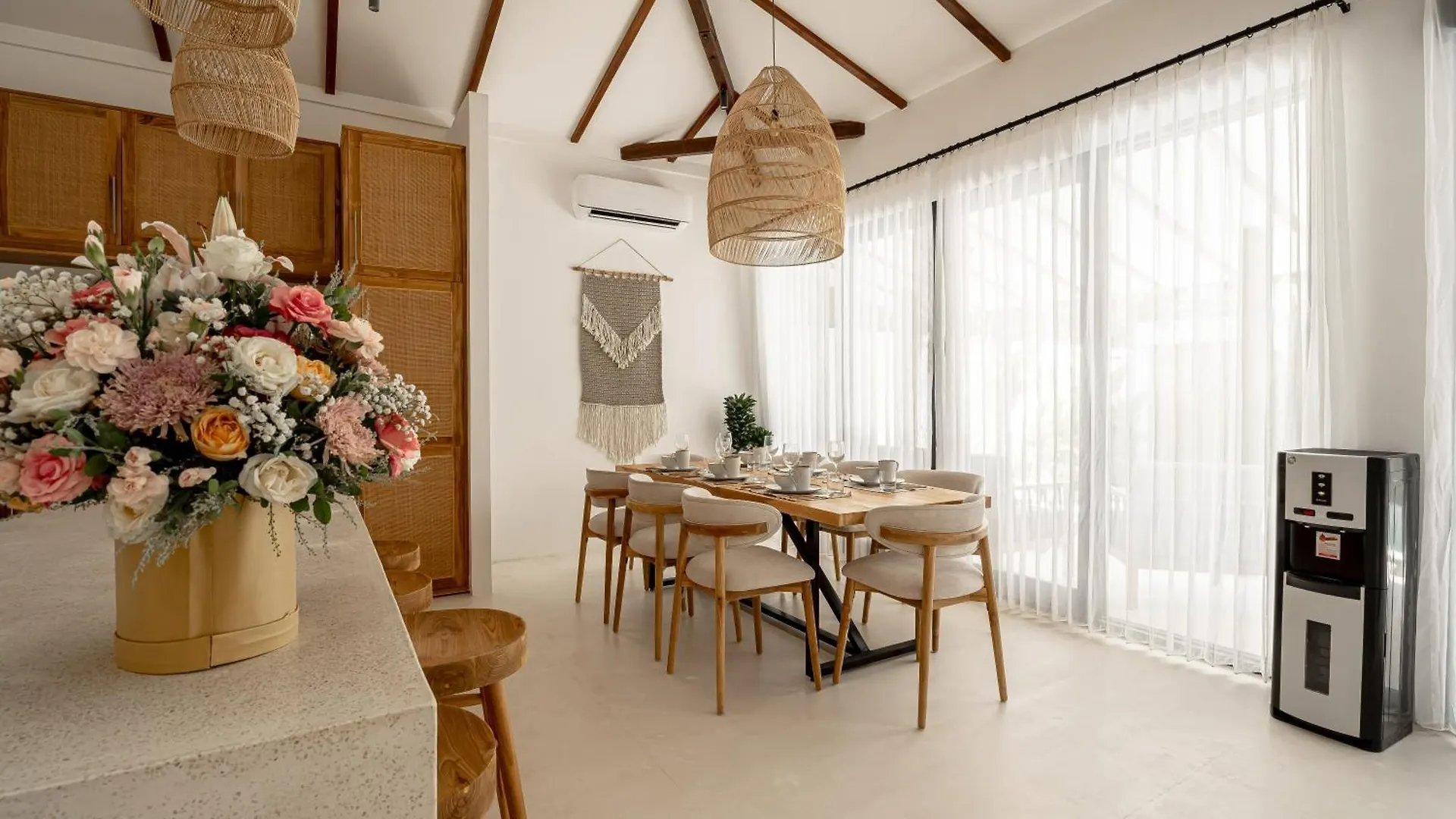 Udara By Evdekimi - Spacious 4Br Pool Villa With Lush Garden At Artistic Center Of Ubud