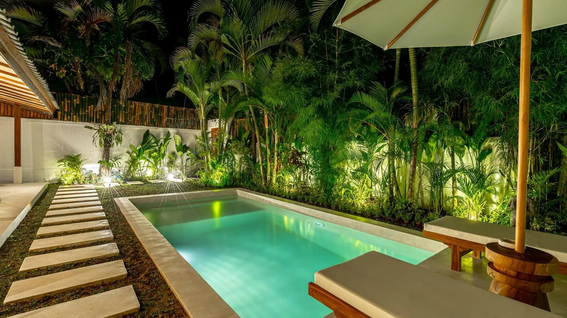 Udara By Evdekimi - Spacious 4Br Pool Villa With Lush Garden At Artistic Center Of Ubud 0*,